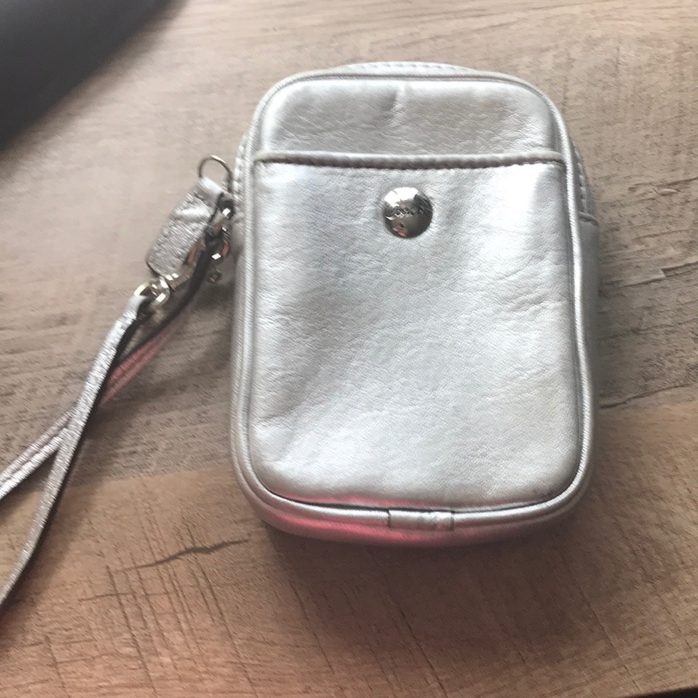 Coach wristlet. Great condition.